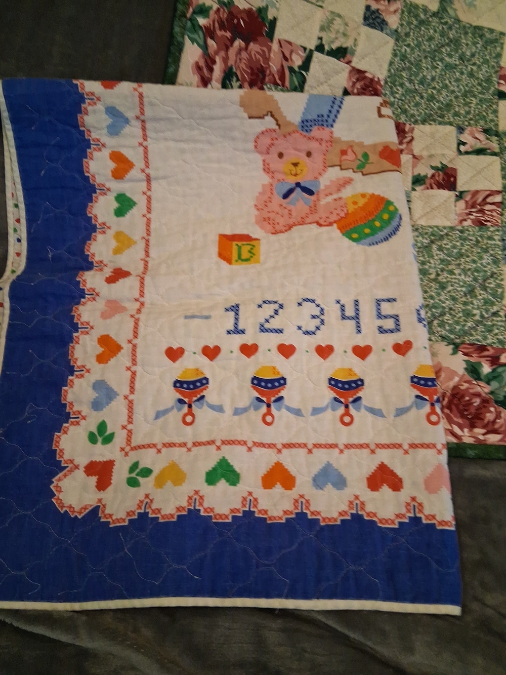 Large Crib/ Lap Quilt Lot Some Vintage Or Unfinished Or Handmade - Picture 7 of 10